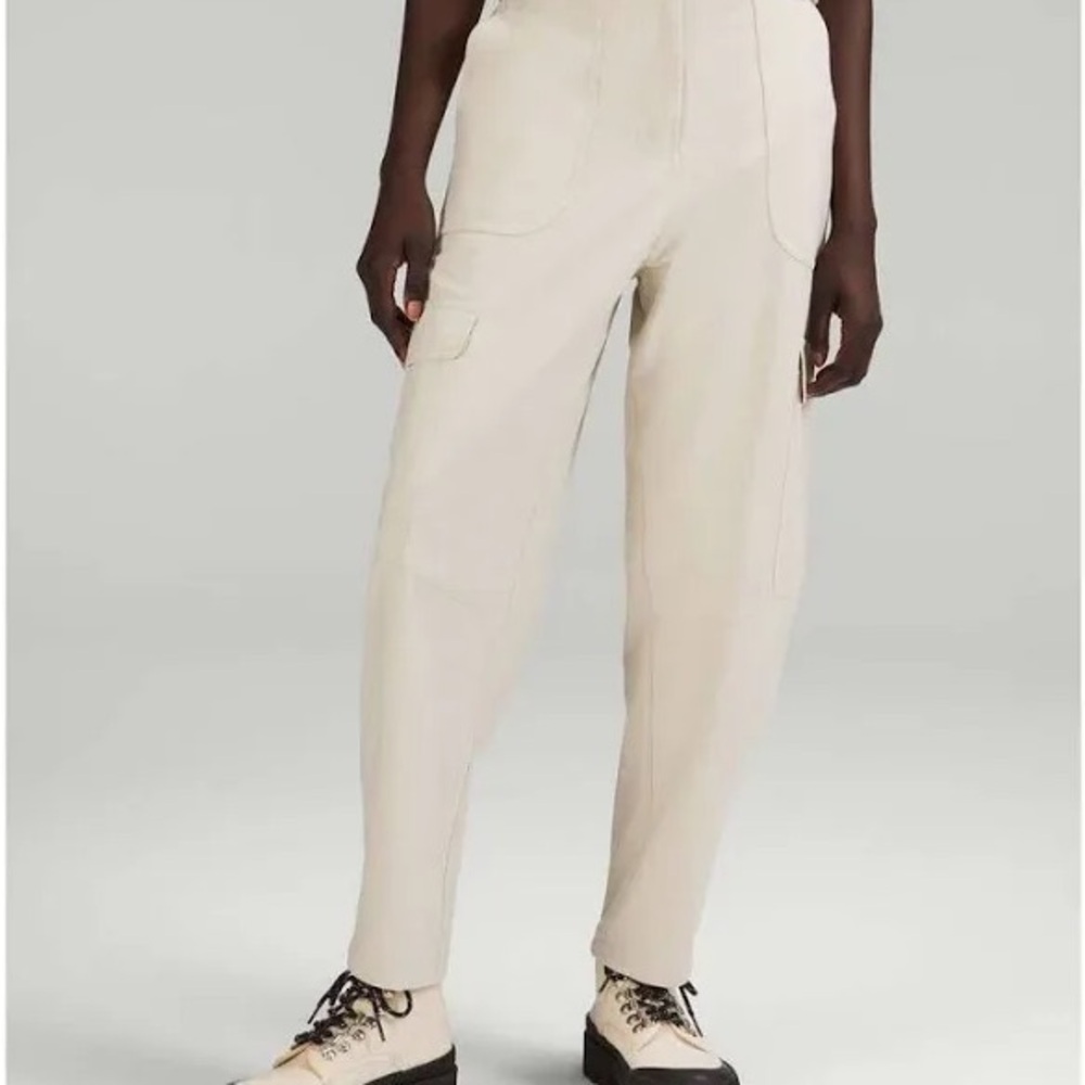 Lululemon Light Utilitech Cargo Pocket High-Rise Pant